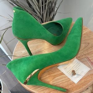 Ted Baker Green Pumps Size 37
